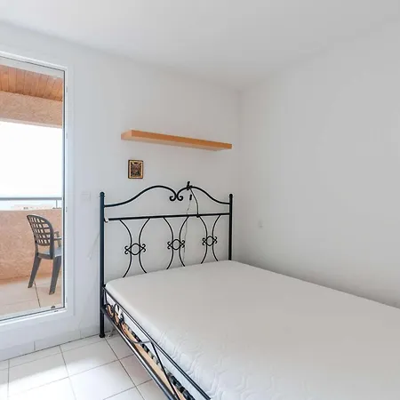 Pavillon 3 Pieces Avec Piscine Et Parking Proche Plages - Fr-1-409-226